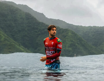 João Chianca está bem após acidente na praia de Pipeline