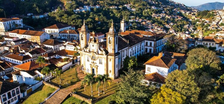 Minas Gerais lidera crescimento do turismo no Brasil e fatura R$ 34 bilhões com atividade em 2023