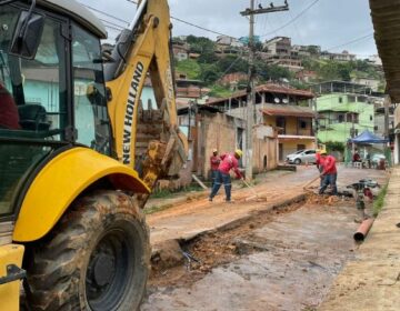 Cesama inicia remodelação de rede de esgoto em rua do bairro Teixeiras