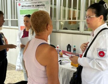 PJF realiza ação de alimentação saudável voltada às mulheres que frequentam o Restaurante Popular