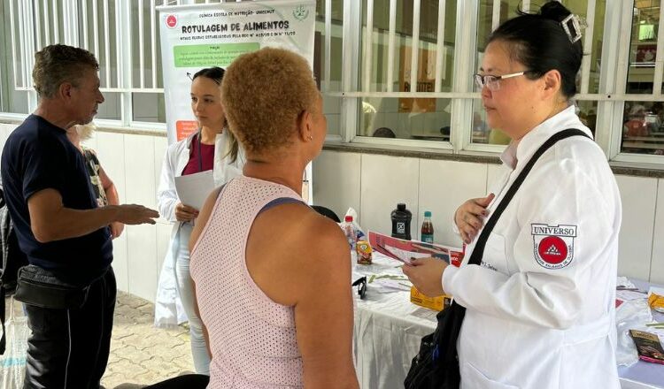 PJF realiza ação de alimentação saudável voltada às mulheres que frequentam o Restaurante Popular