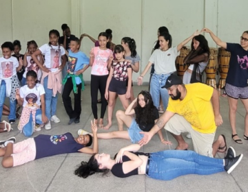 Dia Mundial do Teatro será comemorado com jogos de improvisação no Centro Cultural Dnar Rocha