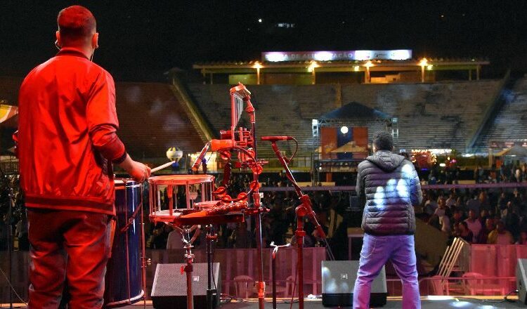 “Baile da Cidade” terá ônibus gratuito no domingo, 19