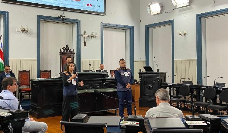 Defesa Civil realiza palestra em seminário estadual sobre crise climática