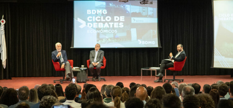 Ciclo de debates econômicos do BDMG recebe os autores de “30 anos do Real – Crônicas no Calor do Momento”