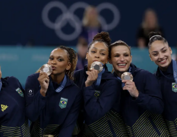 Equipe feminina conquista bronze na ginástica artística em Paris