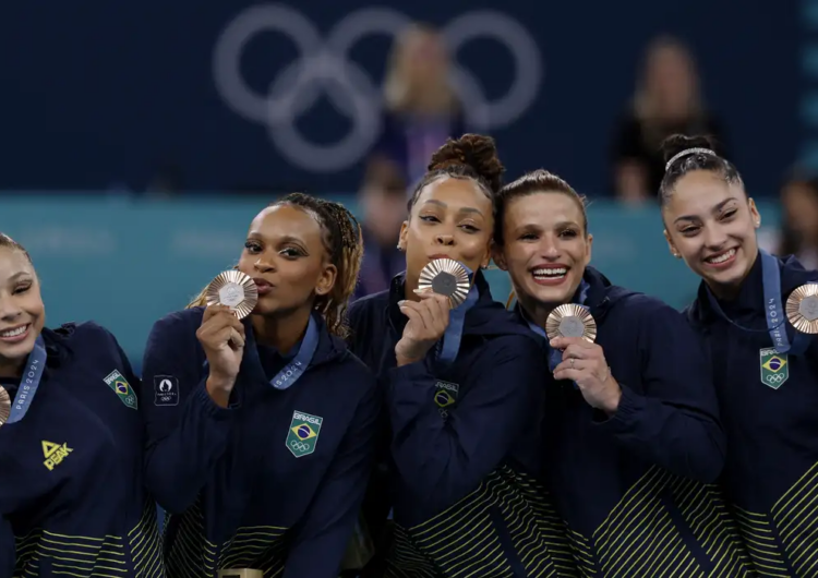 Equipe feminina conquista bronze na ginástica artística em Paris