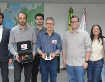 Governador se encontra com pesquisadores de primeiro satélite desenvolvido 100% em Minas Gerais