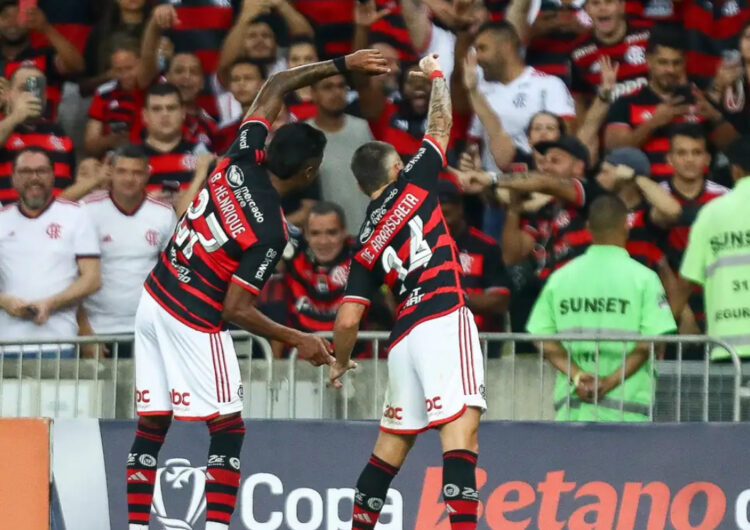 Arrascaeta decide e Flamengo avança para semifinal da Copa do Brasil