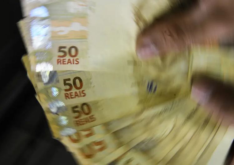 Com R$ 201,6 bi em agosto, arrecadação federal volta a bater recorde