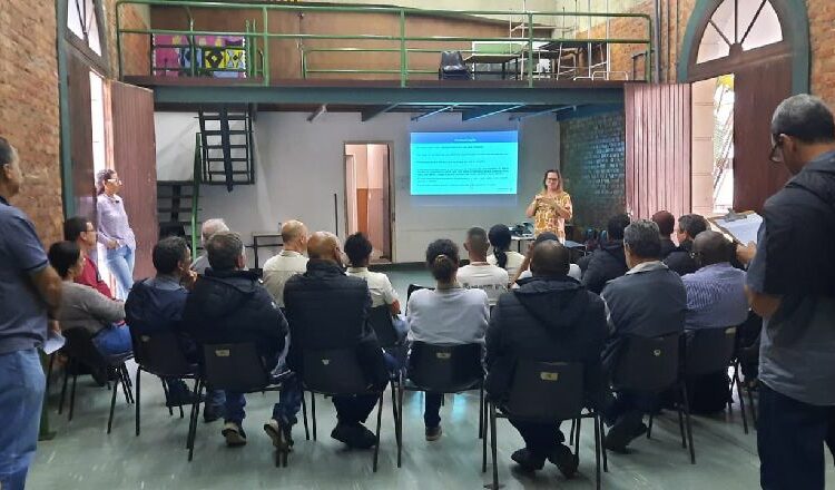 Servidores do Demlurb participam de palestra sobre Comunicação e Liderança