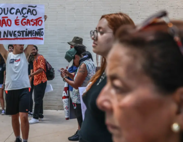 Servidores públicos defendem melhores salários e condições de trabalho