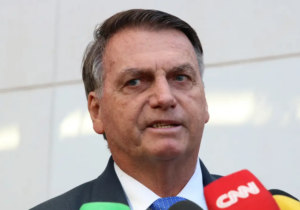 Indiciamento de Bolsonaro repercute entre políticos e autoridades