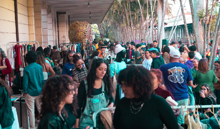 Museu Ferroviário recebe celebração de um ano da Feira Des-apego no sábado, 7