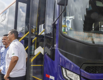 Governo de Minas entrega primeiro lote de 66 novos ônibus e beneficia a população que usa o transporte metropolitano