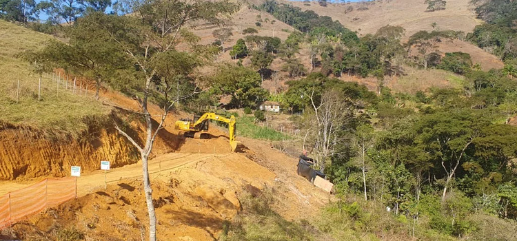 Governo de Minas reabilita área contaminada em Descoberto e inicia reflorestamento