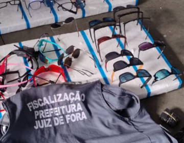 Fiscalização apreende mais de 300 materiais irregulares no centro
