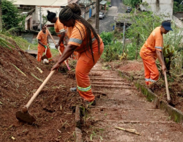 Demlurb realiza capina e roçada em mais de 140 escadões