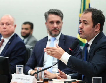 CCJ da Câmara nega recurso contra cassação do mandato de Glauber Braga