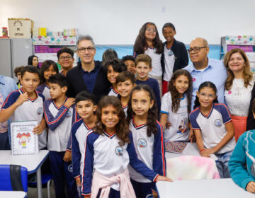 Governo de Minas vistoria escola municipal beneficiada pelo Projeto Mãos Dadas em Águas Vermelhas