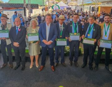 Governo de Minas entrega Medalha Ministro Alysson Paolinelli a personalidades e instituições do setor agropecuário