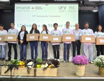 Governo de Minas entrega notebooks a jovens rurais para fortalecer a gestão nas propriedades