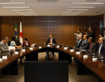 Governador em exercício anuncia parceria com Contagem em execução fiscal e proteção à mulher