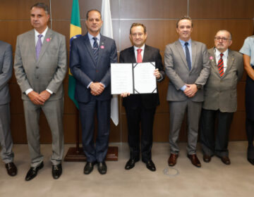 Governador em exercício participa do lançamento da cartilha sobre Fóruns Digitais