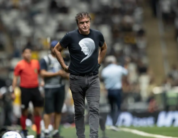 Atlético-MG anuncia saída do técnico Cuca, oito meses após contratação