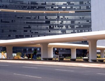 Governo de Minas entrega abrigos e caminhos cobertos na Cidade Administrativa