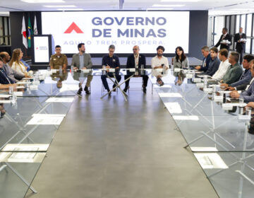 Governo de Minas se reúne com diretoria da Associação Mineira de Municípios em Belo Horizonte