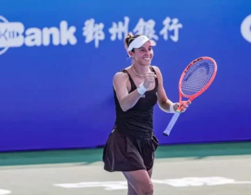 Luisa Stefani retorna ao top 20 e comemora inédita vaga no Finals