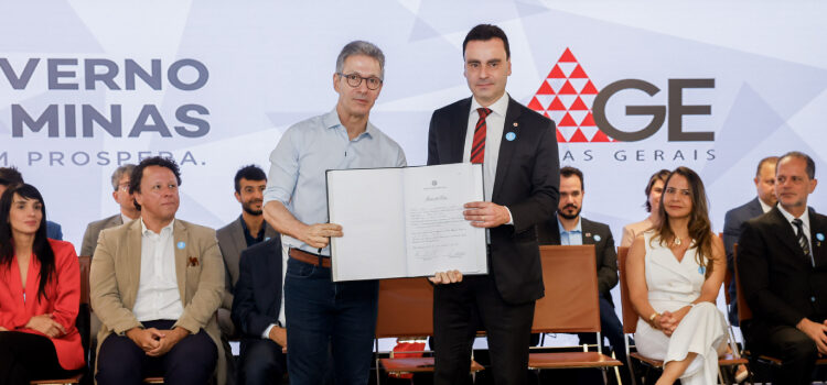 Governador empossa novo advogado-geral do Estado de Minas Gerais