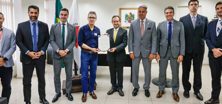 Governo de Minas firma acordo com o TJMG para agilizar leilão de veículos com impedimentos judiciais