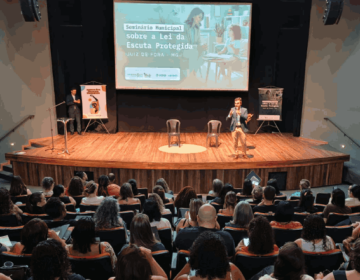 Público expressivo marca abertura do Seminário Municipal sobre a Lei da Escuta Protegida em Juiz de Fora