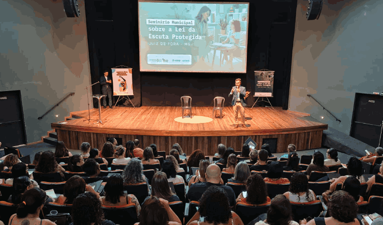 Público expressivo marca abertura do Seminário Municipal sobre a Lei da Escuta Protegida em Juiz de Fora