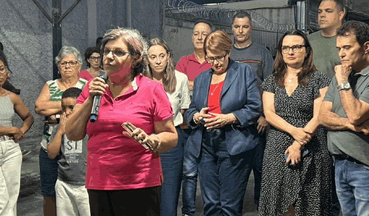 Prefeitura inaugura nova ponte e contenção das margens do córrego no bairro Carlos Chagas