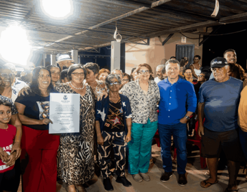 Prefeita inaugura obras de drenagem, asfaltamento e rede de água no Morro do Sabão