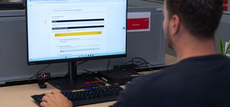 Minas consolida transformação dos serviços de trânsito em 2025, com 93% de digitalização e 150 mil transferências on-line