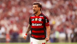 Arrascaeta é escolhido como craque do Prêmio Brasileirão 2025