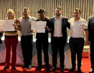 Mais de 250 famílias recebem títulos de regularização fundiária urbana em Araxá