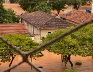 Secretaria de Saúde orienta população sobre cuidados no período chuvoso em Minas Gerais