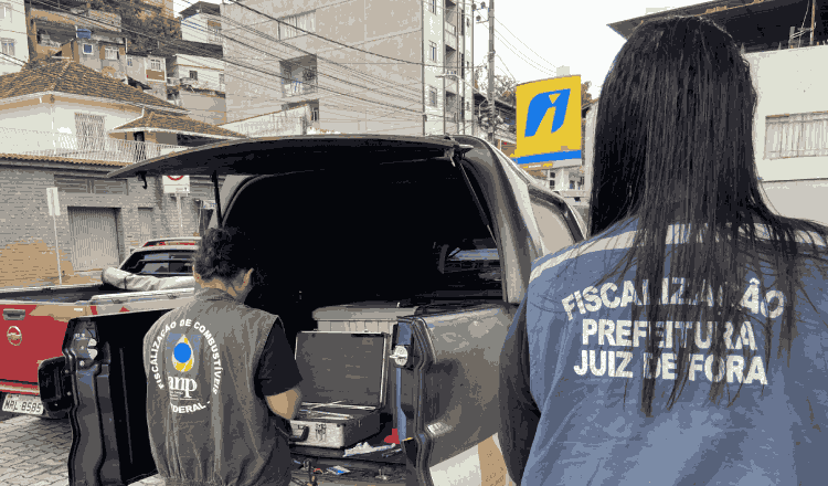 Fiscalização conjunta da PJF e da ANP reforça controle ambiental, qualidade dos combustíveis e direitos do consumidor