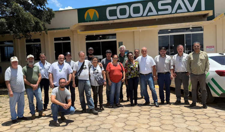 Agricultores e representantes de cooperativas de Juiz de Fora visitam cooperativa agropecuária referência em Minas Gerais
