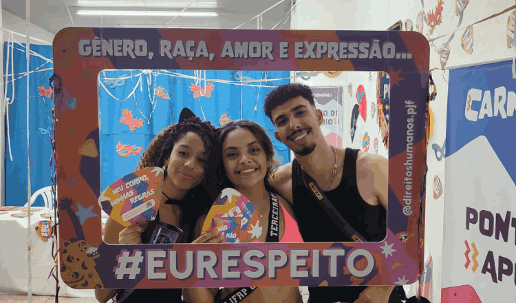 Final de semana dos blocos em JF conta com participação ativa do ponto de apoio na Praça da Estação