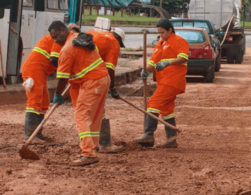 Demlurb reforça força-tarefa de limpeza em 22 bairros da cidade nesta sexta-feira (13/03)