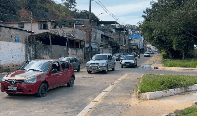 Trânsito é liberado na Rua Diva Garcia nesta terça-feira, 17