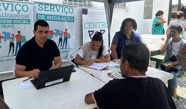 Ação socioeducativa em Benfica realiza atendimentos à população em situação de rua