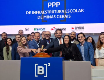 Governo de Minas realiza leilões de PPPs para travessias de Furnas e modernização de escolas estaduais