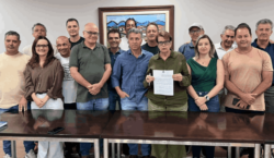 Com vereadores, prefeita assina decreto que isenta o pagamento do&hellip;